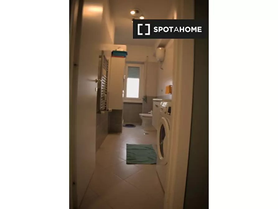 Immagine 8 di Camera condivisa in affitto  in Via Calpurnio Fiamma a Roma