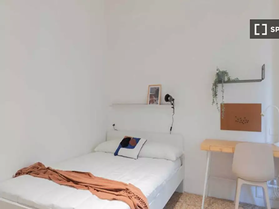 Immagine 13 di Camera condivisa in affitto  in Viale Carlo Espinasse a Milano