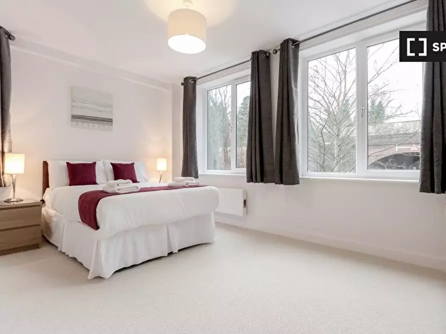 Immagine 9 di Appartamento in affitto  in Group House a Sutton