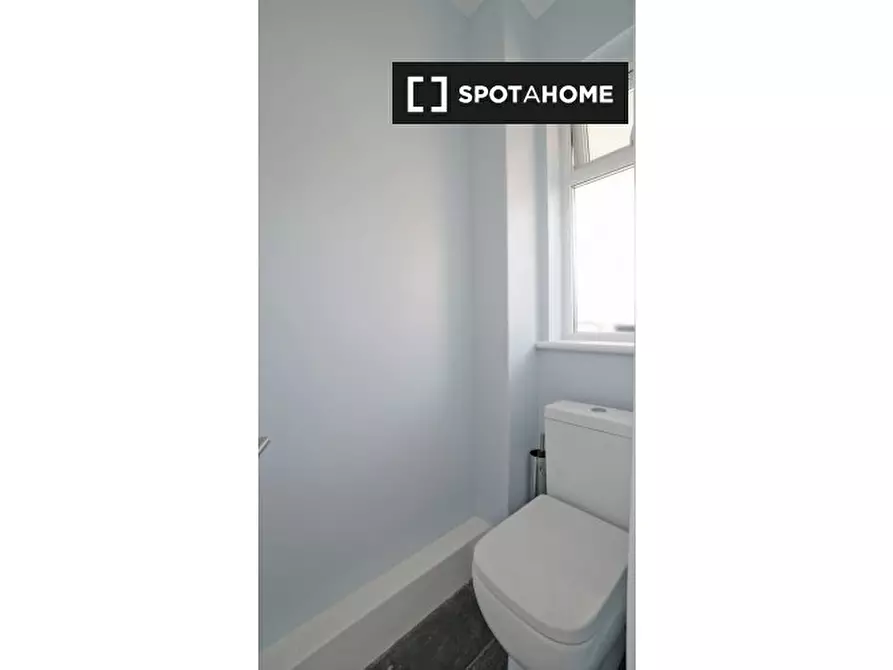 Immagine 8 di Camera condivisa in affitto  in Fellows Ct a Poplar