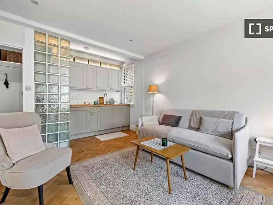 Immagine 2 di Appartamento in affitto  in Coniger Road a Hammersmith