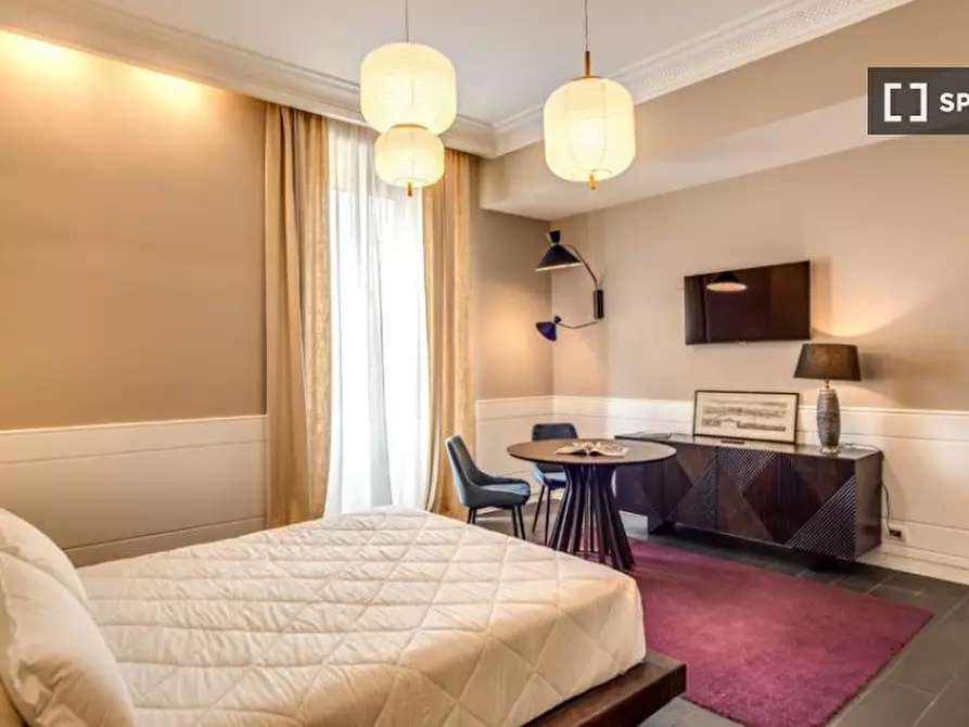 Immagine 4 di Camera condivisa in affitto  in Via Volturno a Roma