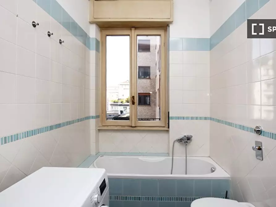 Immagine 17 di Camera condivisa in affitto  in Viale Vittorio Veneto a Milano