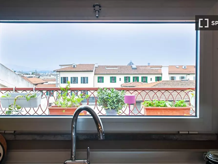 Immagine 17 di Appartamento in affitto  in Via Lorenzo Il Magnifico a Firenze