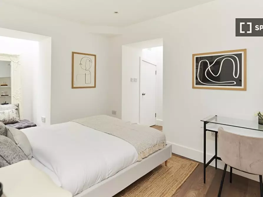 Immagine 17 di Appartamento in affitto  in Felgate Mews a Hammersmith