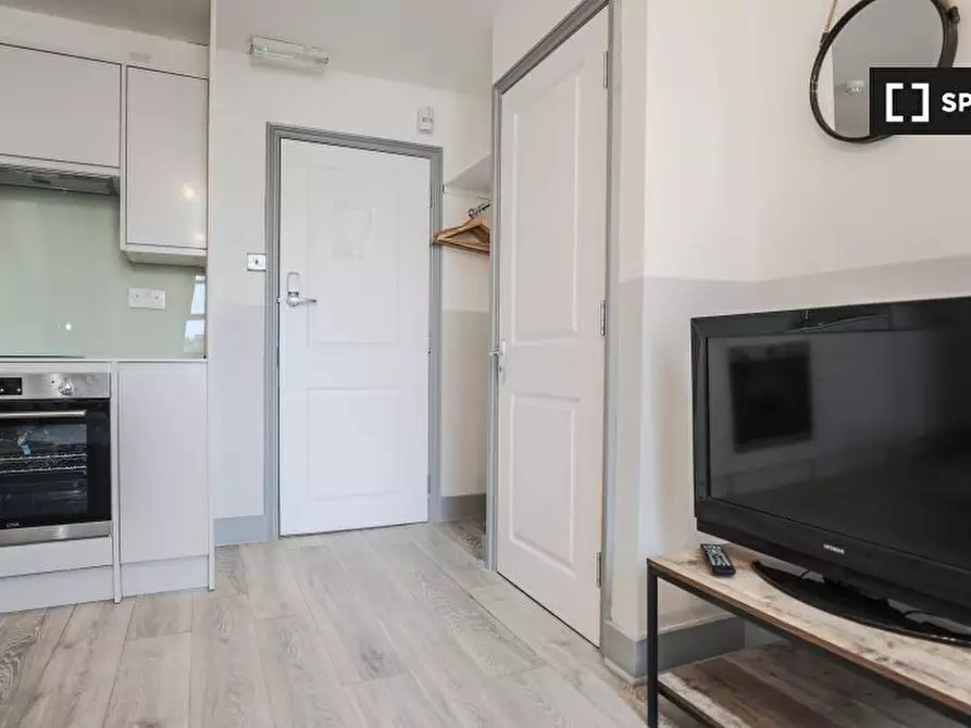 Immagine 4 di Appartamento in affitto  in Nevern Rd a Kensington