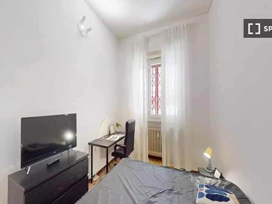 Immagine 2 di Camera condivisa in affitto  in Via Anco Marzio a Milano