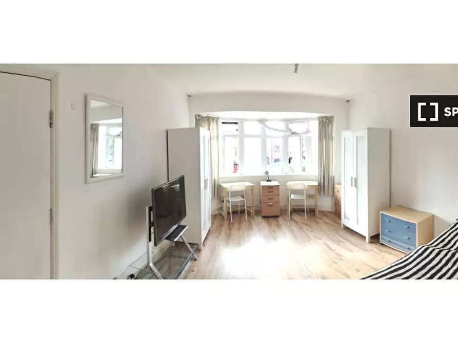 Immagine 15 di Camera condivisa in affitto  in Friary Rd a Ealing