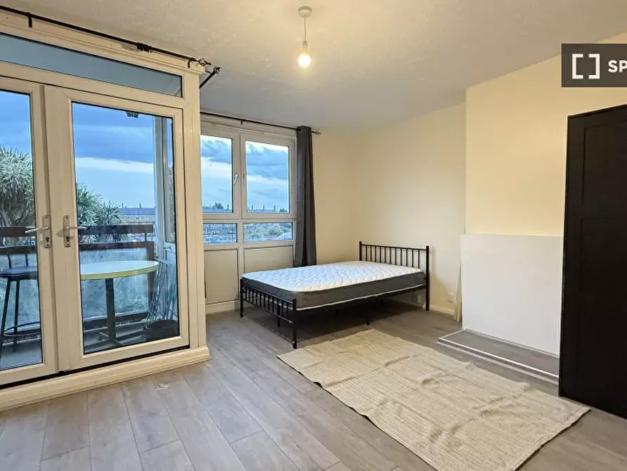 Immagine 12 di Camera condivisa in affitto  in Brownfield St a Poplar