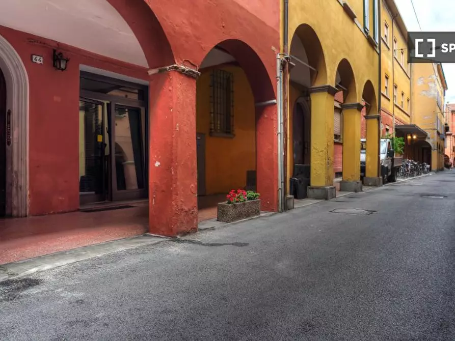 Immagine 14 di Appartamento in affitto  in Via Broccaindosso a Bologna