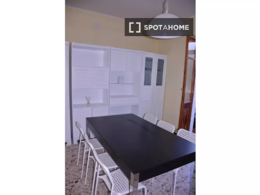 Immagine 5 di Camera condivisa in affitto  in Via Lombardia a Cagliari