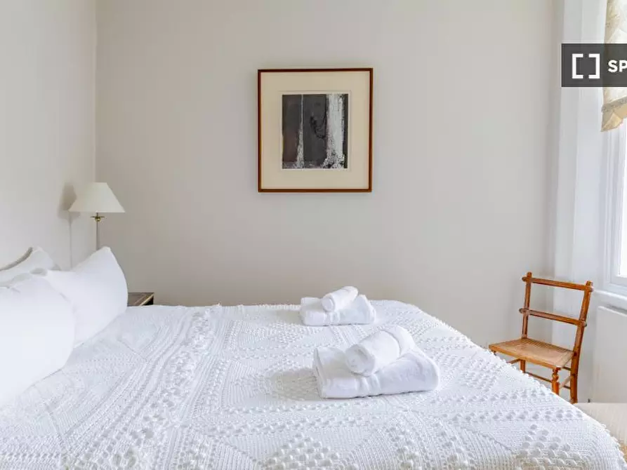 Immagine 14 di Appartamento in affitto  in flat a Kensington