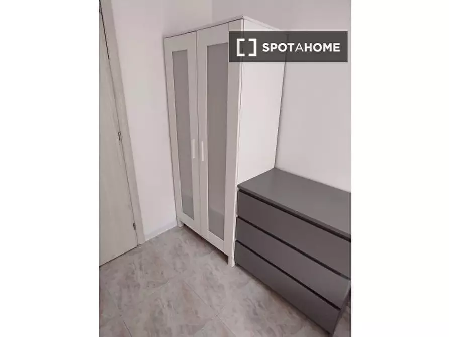 Immagine 6 di Camera condivisa in affitto  in Via Lero, 00144 Roma RM, Italy a Roma