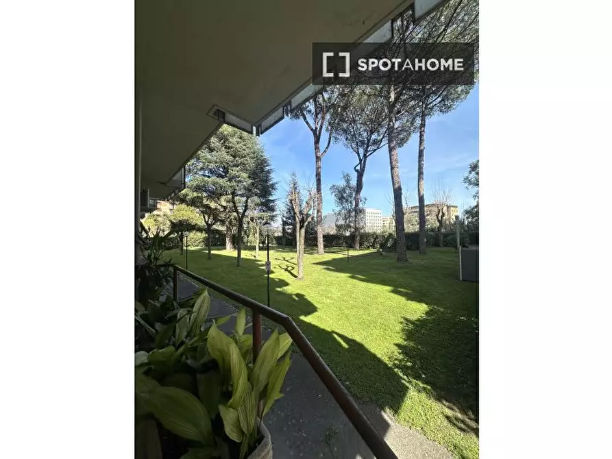 Immagine 7 di Camera condivisa in affitto  in Via Duccio di Buoninsegna a Roma