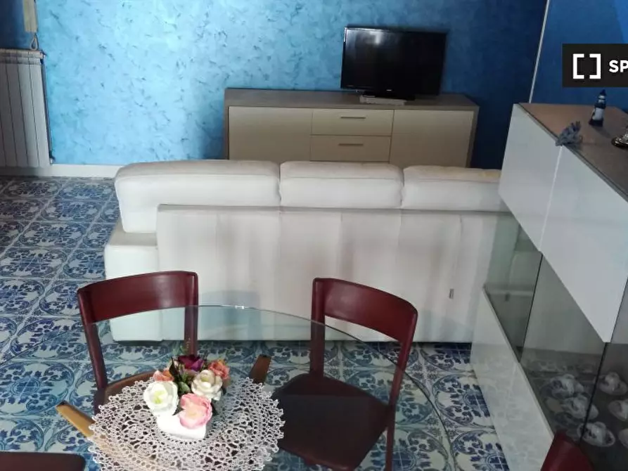 Immagine 14 di Camera condivisa in affitto  in Via Cosenza a Napoli