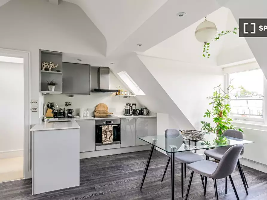 Immagine 2 di Appartamento in affitto  in Bakers Psge a Camden Town