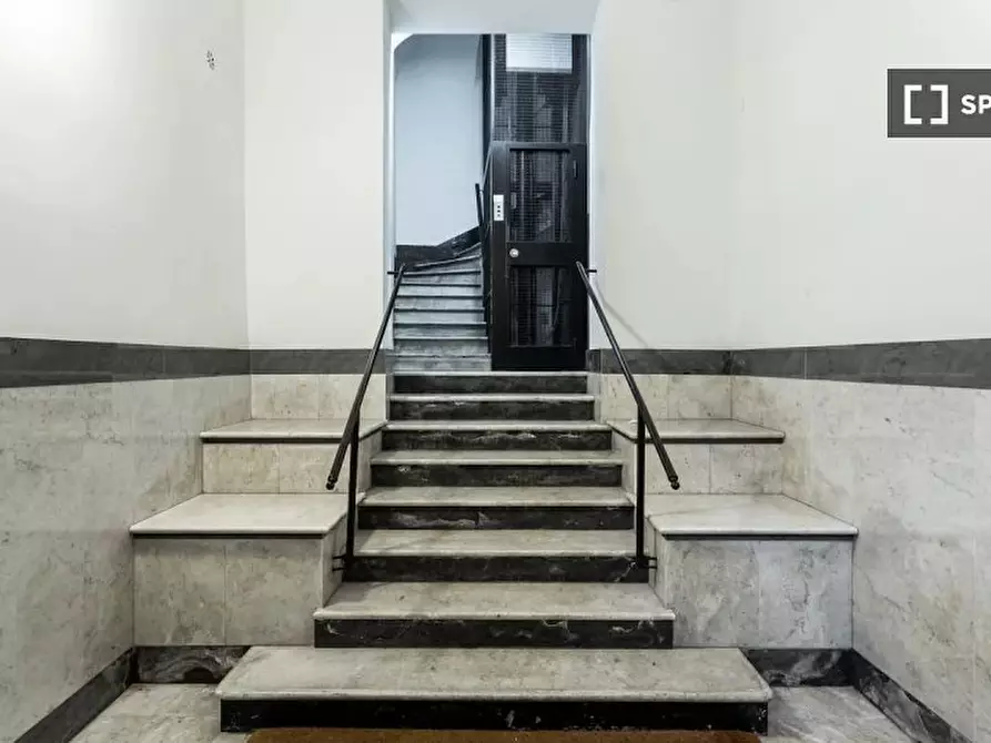 Immagine 11 di Camera condivisa in affitto  in Via Alberico II a Roma