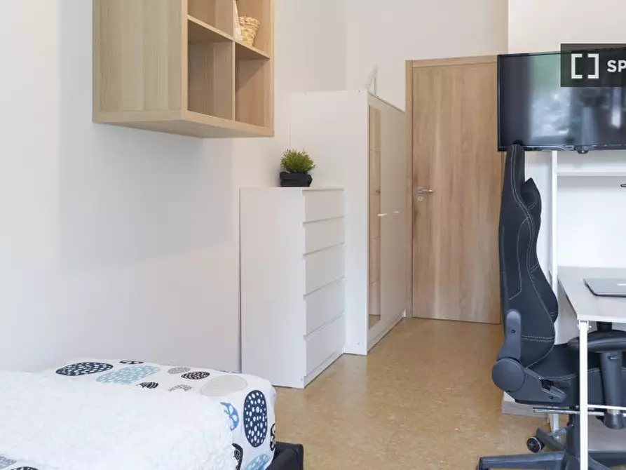 Immagine 4 di Camera condivisa in affitto  in Via Emilio Faà di Bruno a Milano