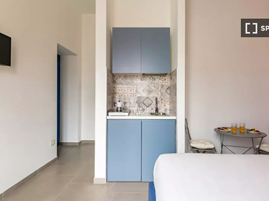 Immagine 11 di Appartamento in affitto  in Via Duomo a Napoli