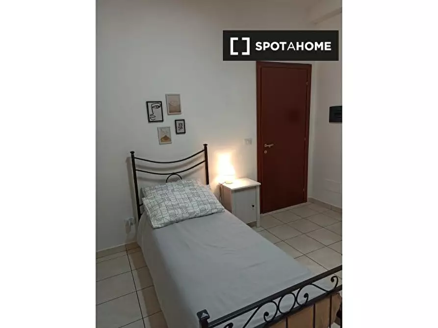 Immagine 9 di Camera condivisa in affitto  in Via Fraconalto a Roma