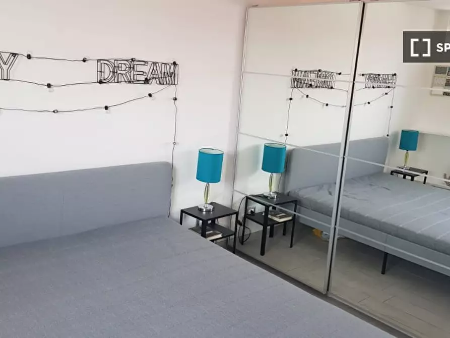 Immagine 5 di Appartamento in affitto  in Via Marco Papio a Roma