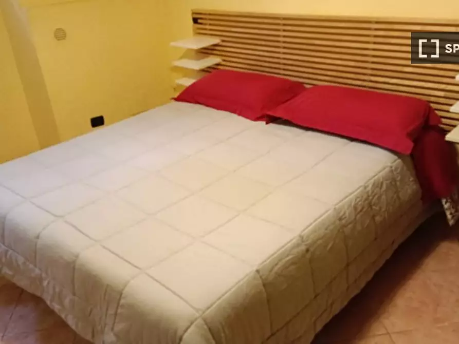 Immagine 1 di Camera condivisa in affitto  in Viale di Villa Pamphili a Roma