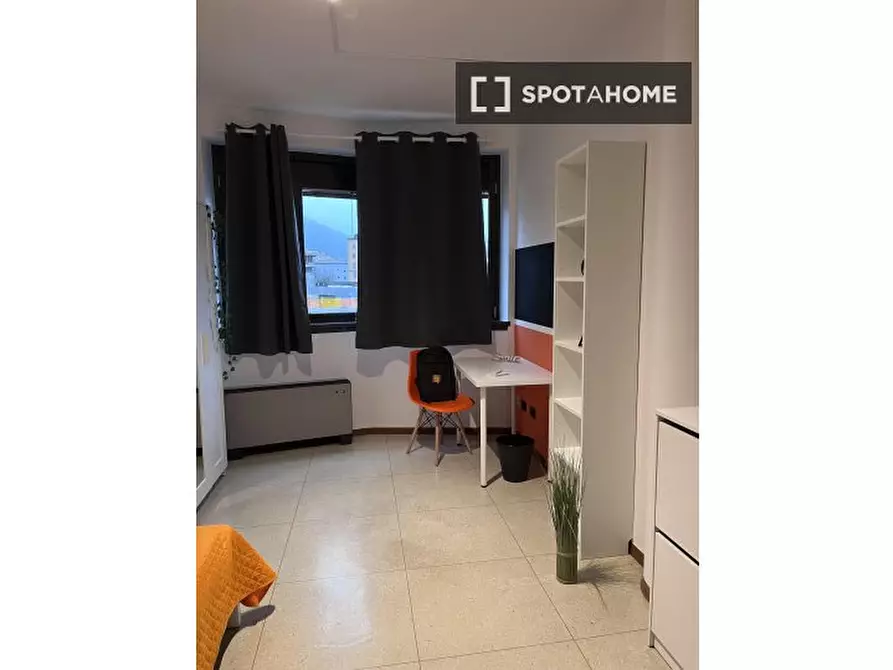Immagine 2 di Camera condivisa in affitto  in Del Brennero a Trento