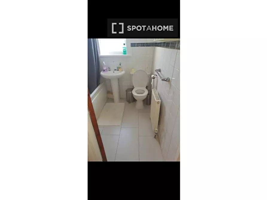 Immagine 5 di Camera condivisa in affitto  in Lordship Ln a Tottenham