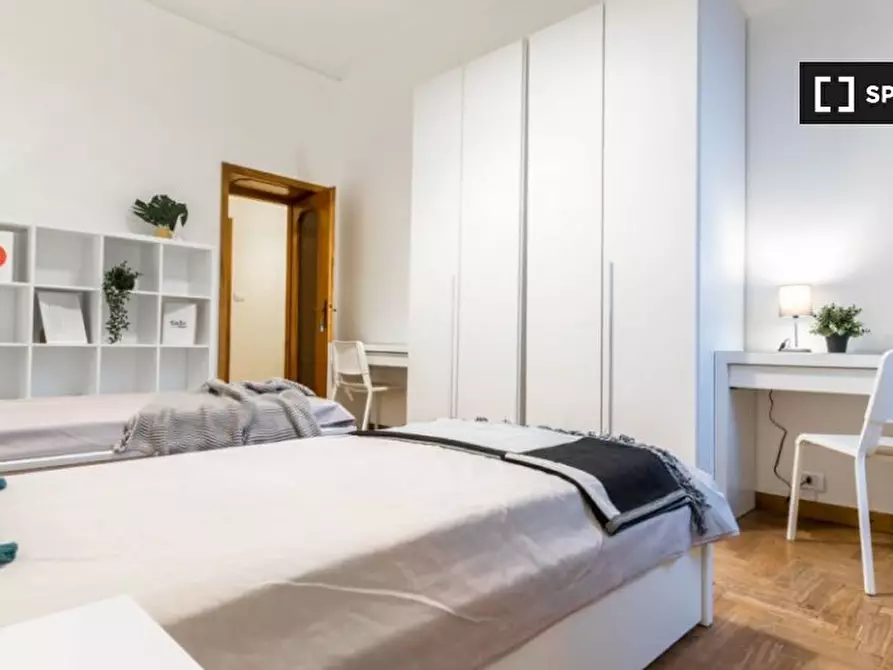 Immagine 3 di Camera condivisa in affitto  in Viale Regina Margherita a Milano