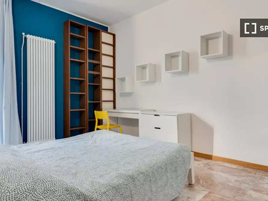 Immagine 2 di Camera condivisa in affitto  in Viale Monza a Milano