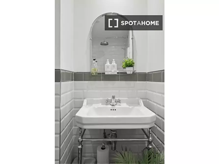 Immagine 11 di Appartamento in affitto  in Nevern Rd a Kensington