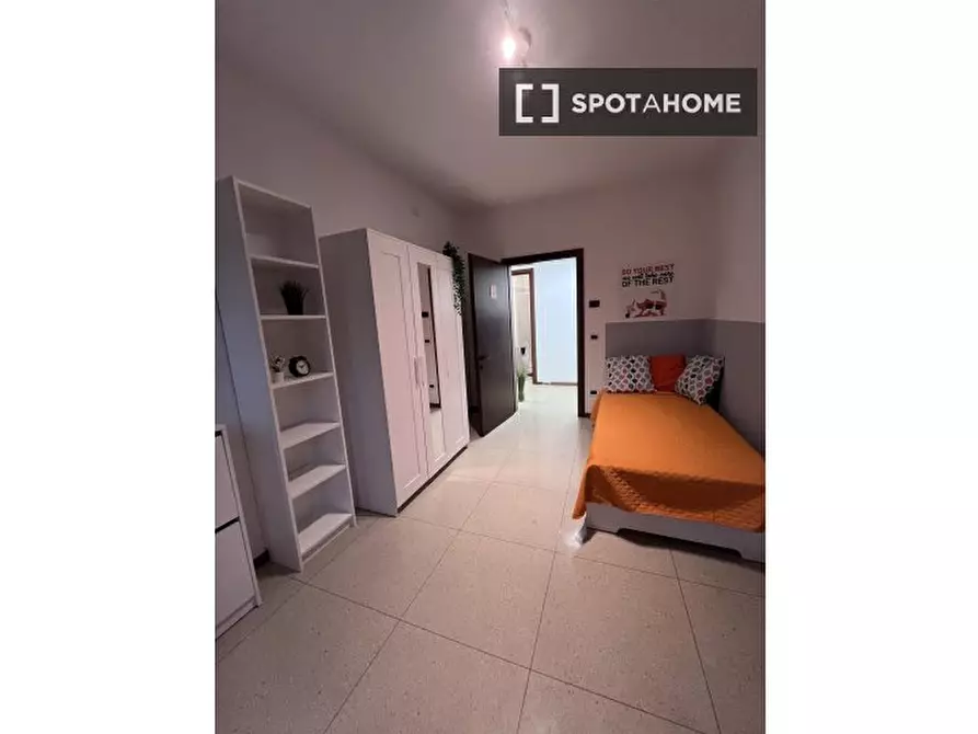 Immagine 3 di Camera condivisa in affitto  in Del Brennero a Trento