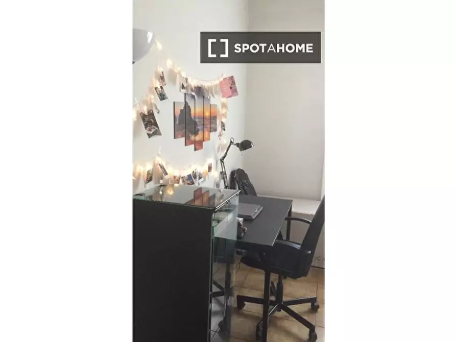 Immagine 5 di Camera condivisa in affitto  in Via Santa Croce a Bologna