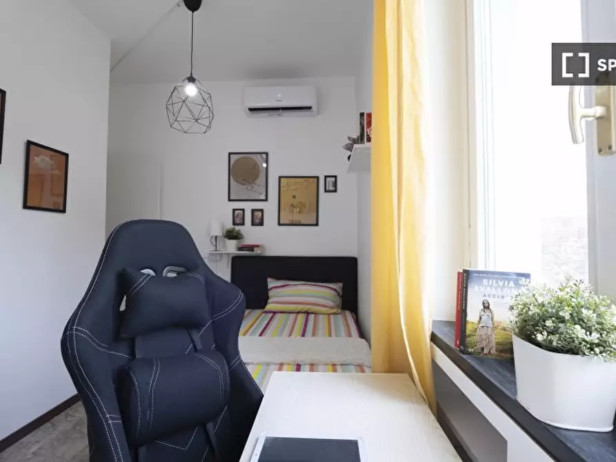 Immagine 3 di Camera condivisa in affitto  in Viale Francesco Restelli a Milano
