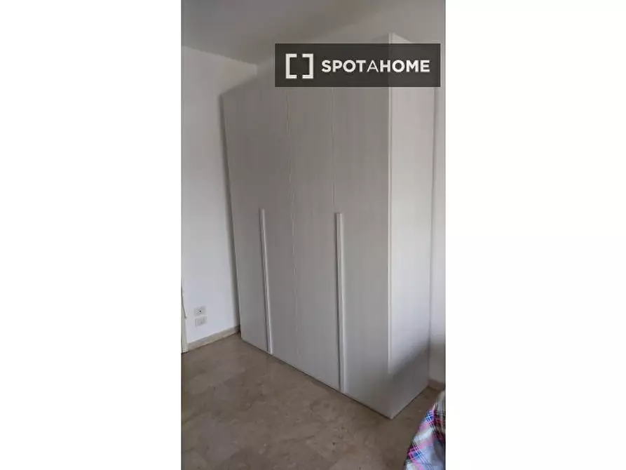 Immagine 2 di Camera condivisa in affitto  in Via Francesco Primaticcio a Milano