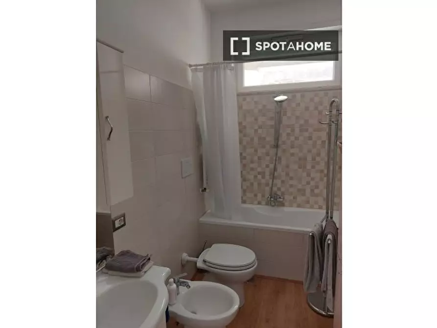 Immagine 7 di Camera condivisa in affitto  in Via Cassia a Roma