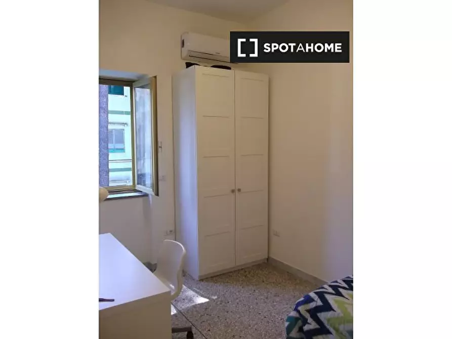 Immagine 8 di Camera condivisa in affitto  in Via Domenico Quaranta a Napoli