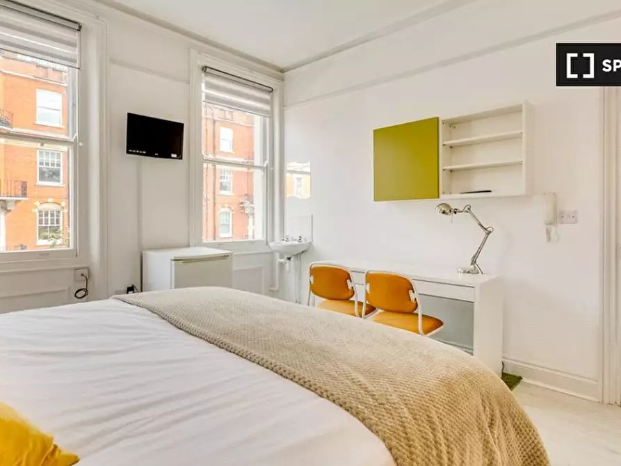 Immagine 2 di Camera condivisa in affitto  in nd Floor Apartment a Kensington