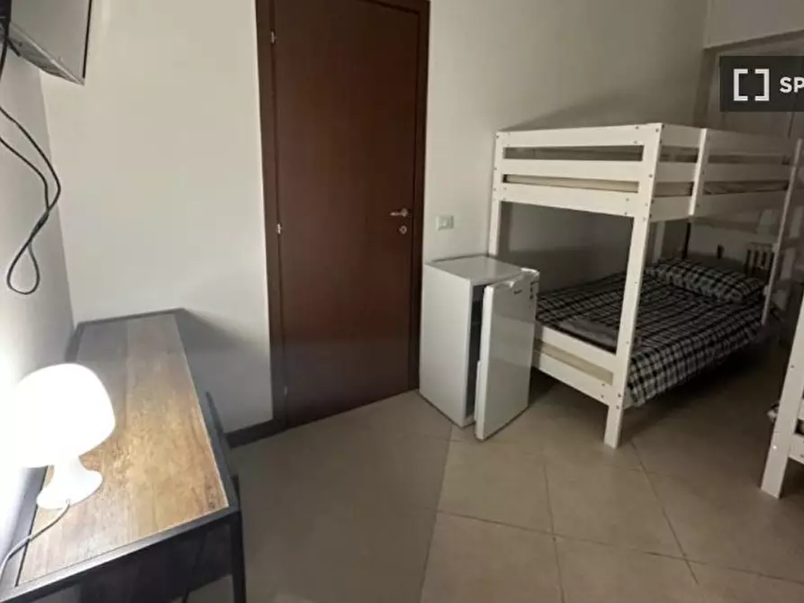 Immagine 2 di Camera condivisa in affitto  in Piazza Angilberto II a Milano