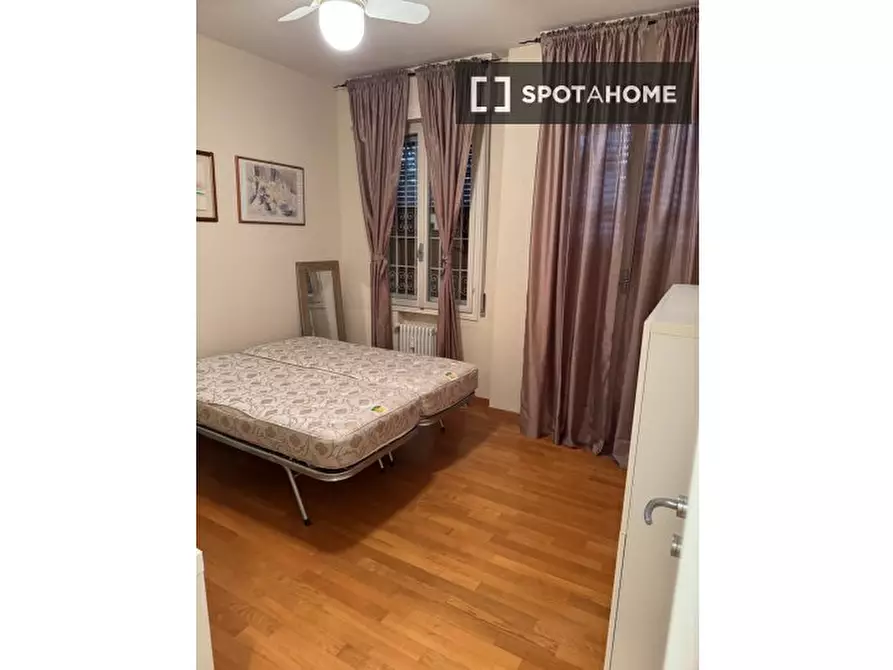 Immagine 1 di Camera condivisa in affitto  in Via Gherardo Forni a Bologna