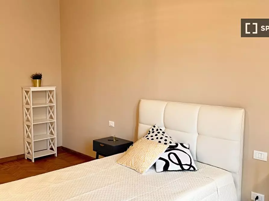 Immagine 4 di Camera condivisa in affitto  in LUNGARNO VESPUCCI a Firenze