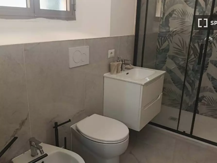 Immagine 12 di Camera condivisa in affitto  in Via Francesco Calzolari a Firenze