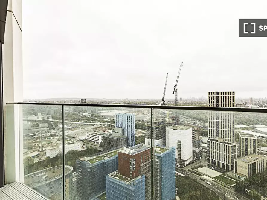 Immagine 14 di Appartamento in affitto  in Icon Tower a Ealing