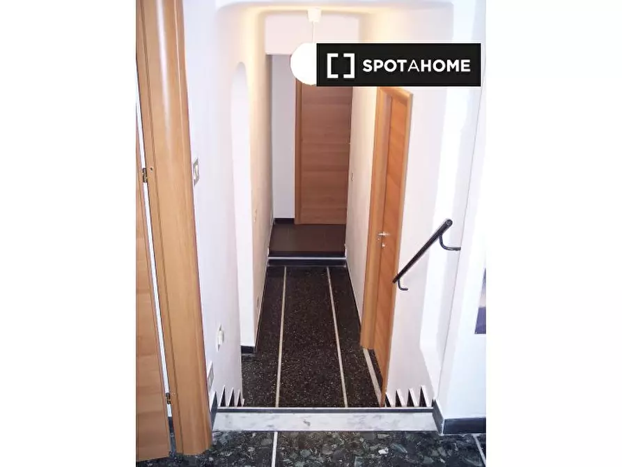 Immagine 12 di Camera condivisa in affitto  in Via di Santa Croce a Genova