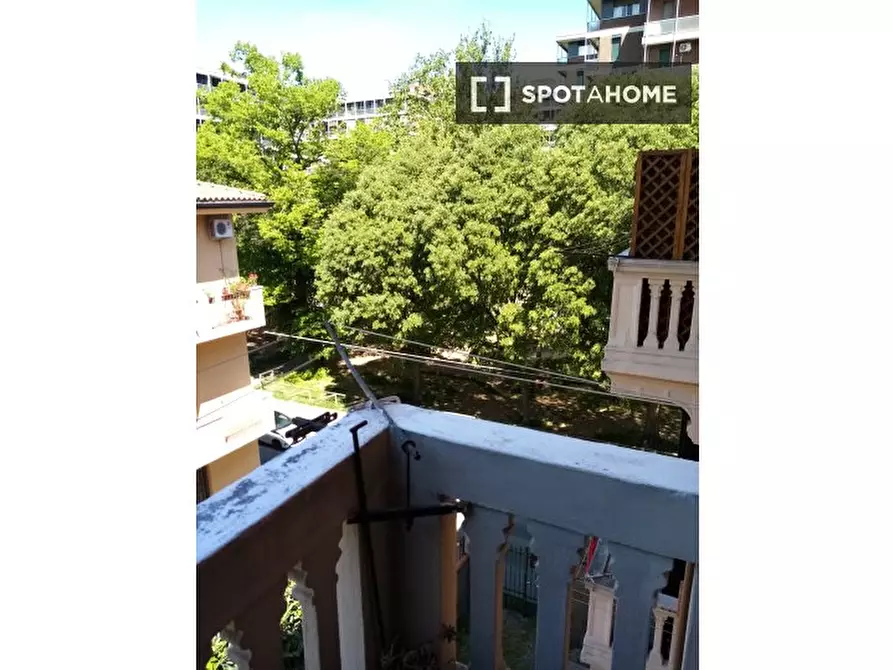 Immagine 3 di Appartamento in affitto  in Via Alfonso Torreggiani a Bologna