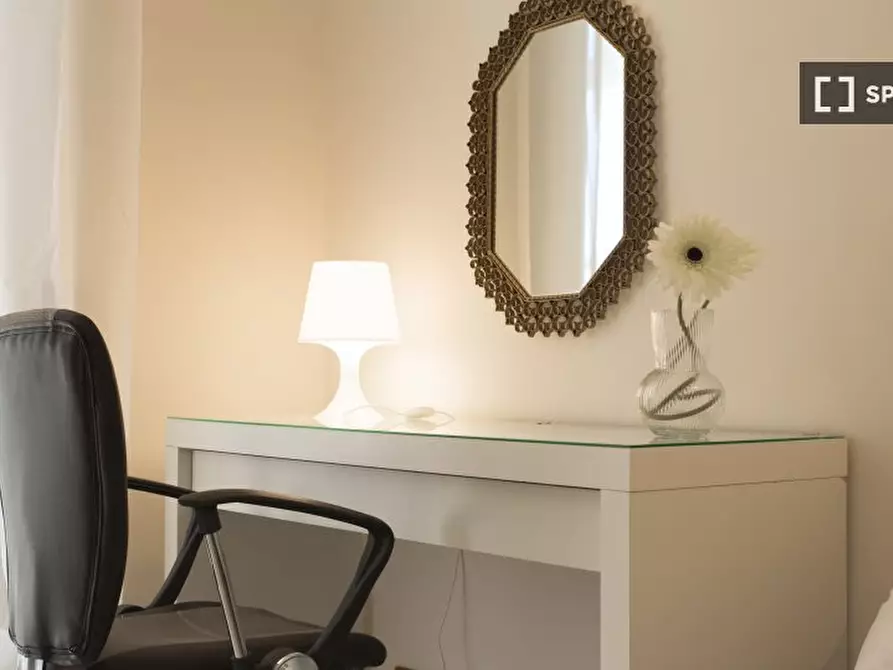 Immagine 5 di Camera condivisa in affitto  in Viale Marco Fulvio Nobiliore, 00175 Roma RM, Italy a Roma