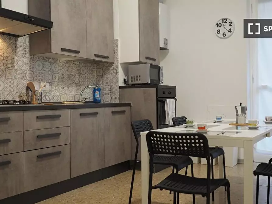 Immagine 8 di Camera condivisa in affitto  in Via Amedeo Ugolini a Torino