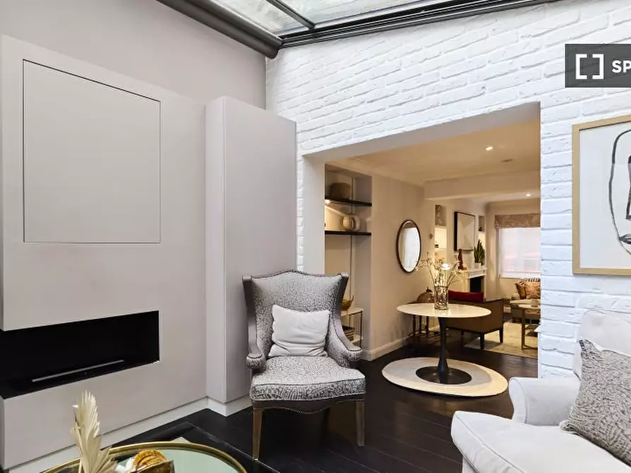 Immagine 15 di Appartamento in affitto  in Uxbridge St a Kensington
