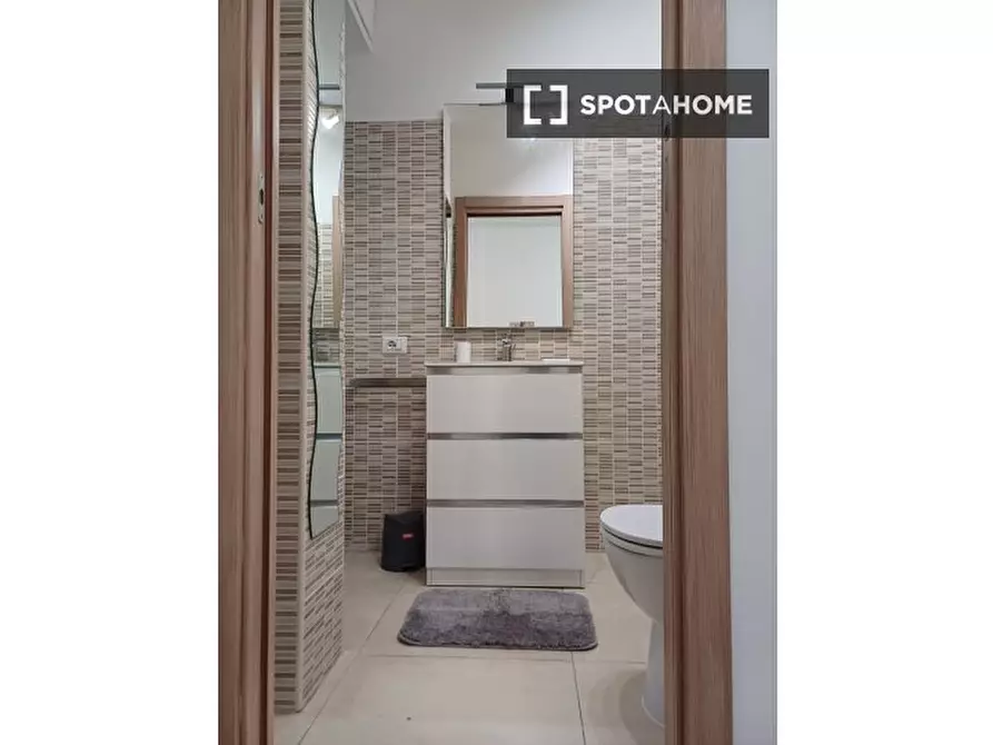 Immagine 5 di Appartamento in affitto  in Via degli Ontani a Roma