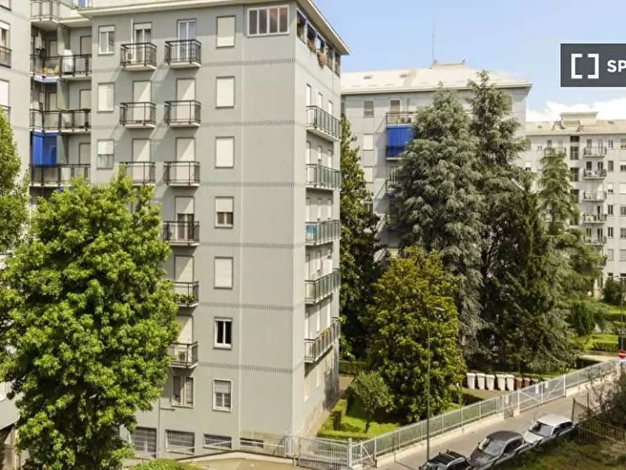 Immagine 16 di Camera condivisa in affitto  in VIA CAVEZZALI a Milano